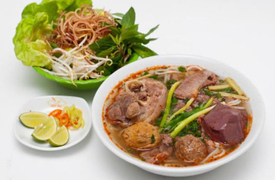 5-best-streets-for-saigon-street-food-1